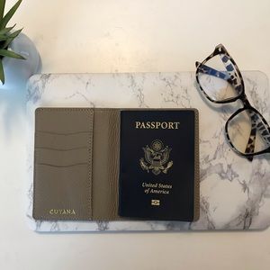 Cuyana Passport Case
